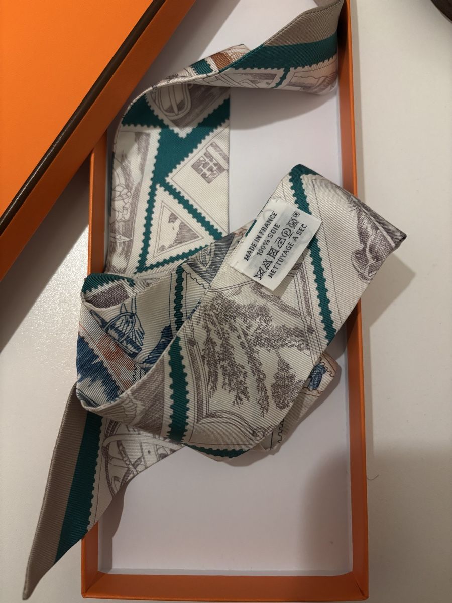 Hermès Foulards & écharpes: Hermès Twilly – Neuf avec emballage d'origine à Zollikon par han_rvt8 2