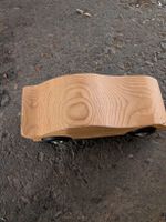 Handgemachtes Holzauto massiv – Einzelstück Vintage