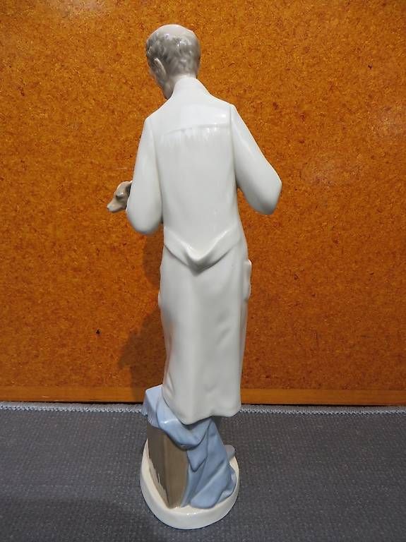 Lladro Statuette: Lladro Figur,Tierarzt mit Hund – Usato da Langrickenbach venduto da zwiebel03 3
