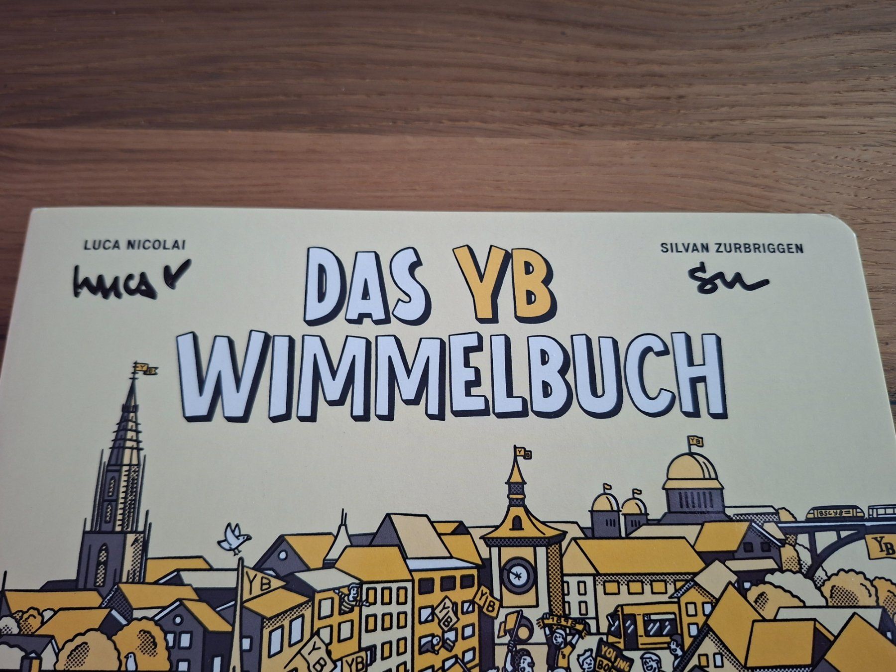 Libri: YB Wimmelbuch Signiert – Nuovo (secondo la descrizione) da Hinterkappelen venduto da 1399 1