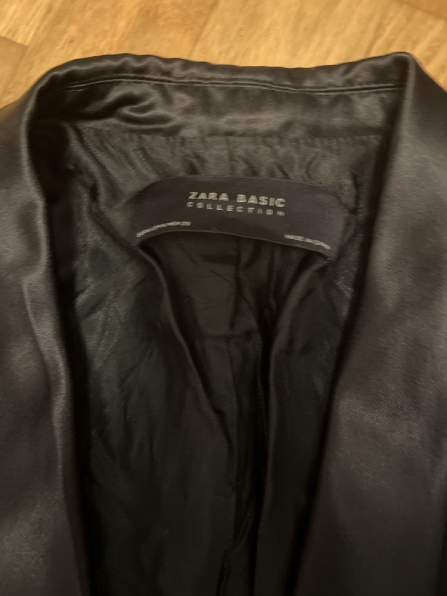 Zara Vestes: Sakko Zara Basic Collection schwarz Grösse S Neuwertig – D'occasion à Lyss par dom_tj5h 1