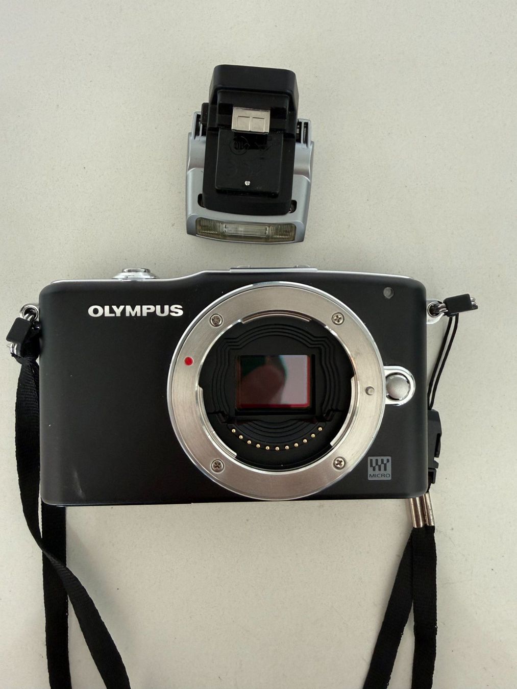 Olympus Fotocamera: Systemkamera Olympus Pen Mini E-PM1 mit Objektiv und Zubeh – Usato da Zürich venduto da wedbe1