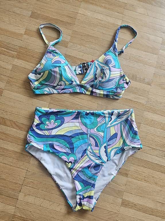 Costumi da bagno & Bikini: Bikini bunt – Usato da Zürich venduto da leonard014