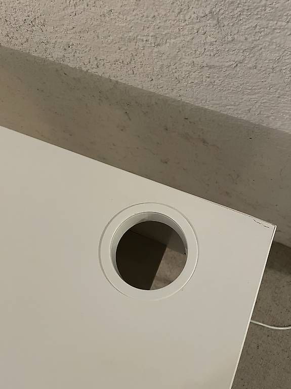 Ikea Scrivanie: IKEA MICKE Schreibtisch – Usato da Horgen venduto da goldfinger1 2