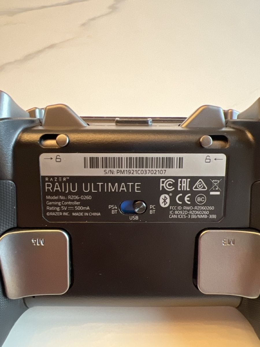 Razer Controller: Razer Raiju Ultimate Wireless PS4 Controller - Schwarz – Neu (gemäss Beschreibung) aus Wollerau von Plakatfreund 2