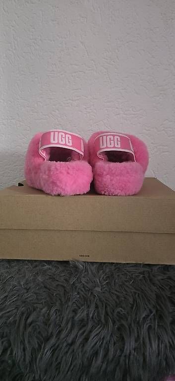 Scarpe da donna: UGG Fluff Yeah Slide rosa  super fluffy – Usato da Chiasso venduto da AlissON 2