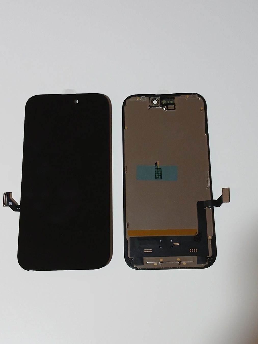 Apple Telefoni cellulari / Smartphones: Display Iphone 15 Soft Oled. – Nuovo e nell'imballaggio originale da Leukerbad venduto da wor_sf98