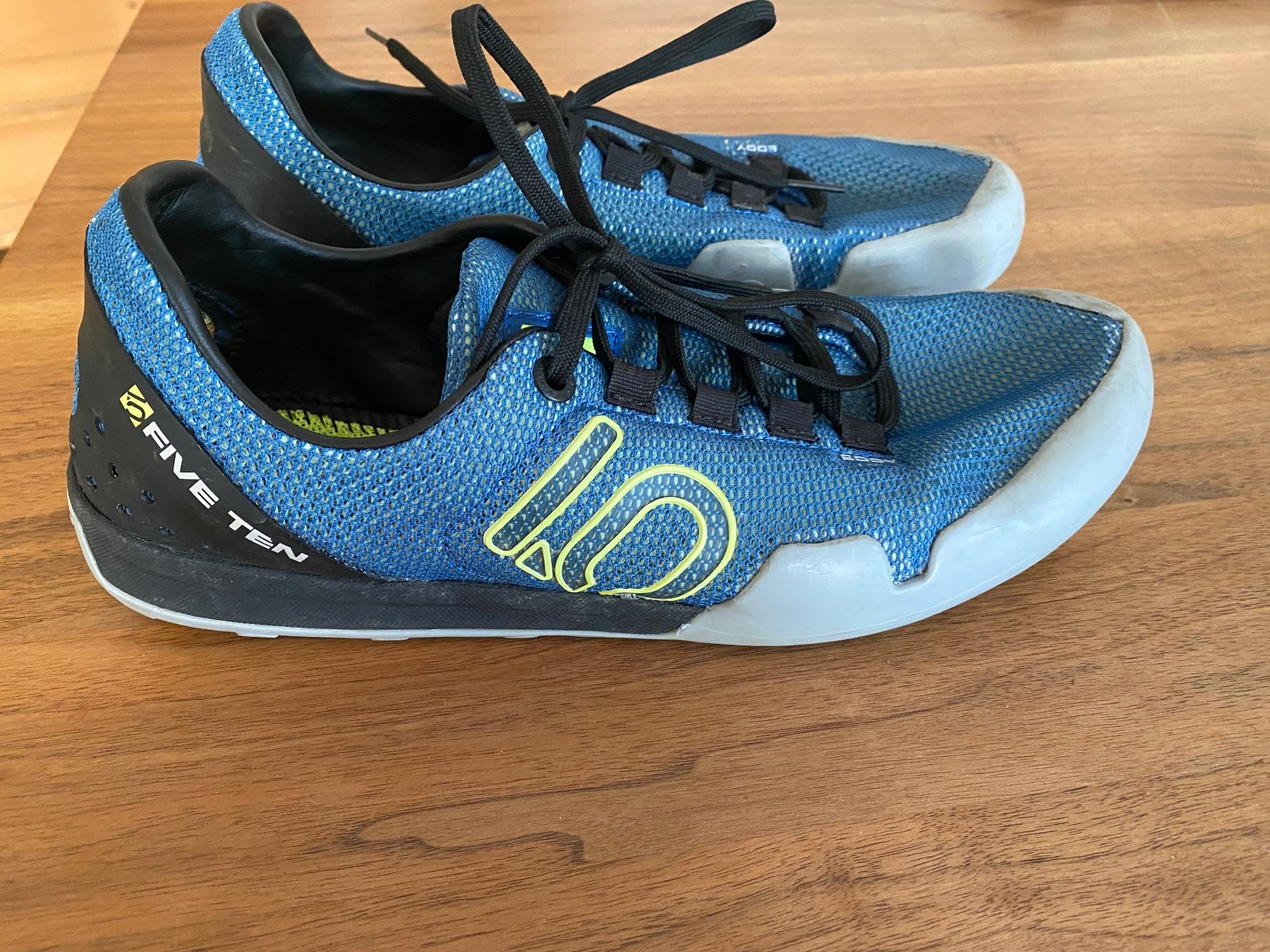 Five Ten Scarpe da uomo: Five Ten Wasserschuhe – Usato da Muri b. Bern venduto da Benim2 1