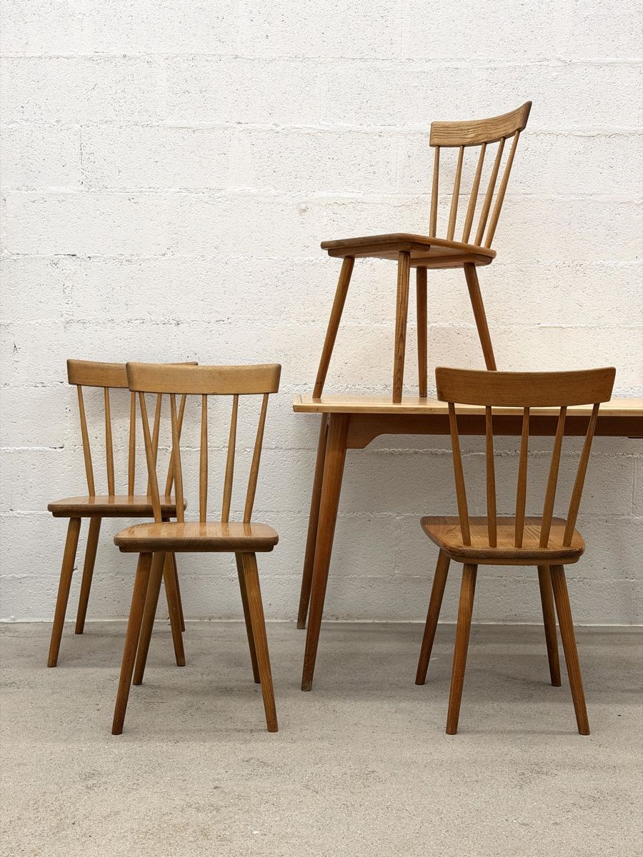 Horgen Glarus Set di tavolo e panche: Table Hans Bellmann / Horgenglarus 1950 + 4 chaises Victoria – Usato da Genève venduto da vintageMC