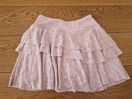 Tennisrock lila kurz mit Hose, Gr. S, wie neu