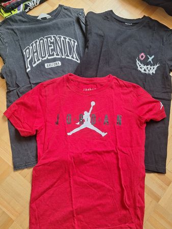 3 T-Shirts Jordan und Phoenix schwarz rot Grösse 158