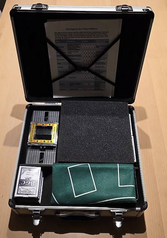 Spiele: Kombiniertes Poker/Blackjack Set 600 Chips – Gebraucht aus Niederglatt ZH von Sevenj4 3