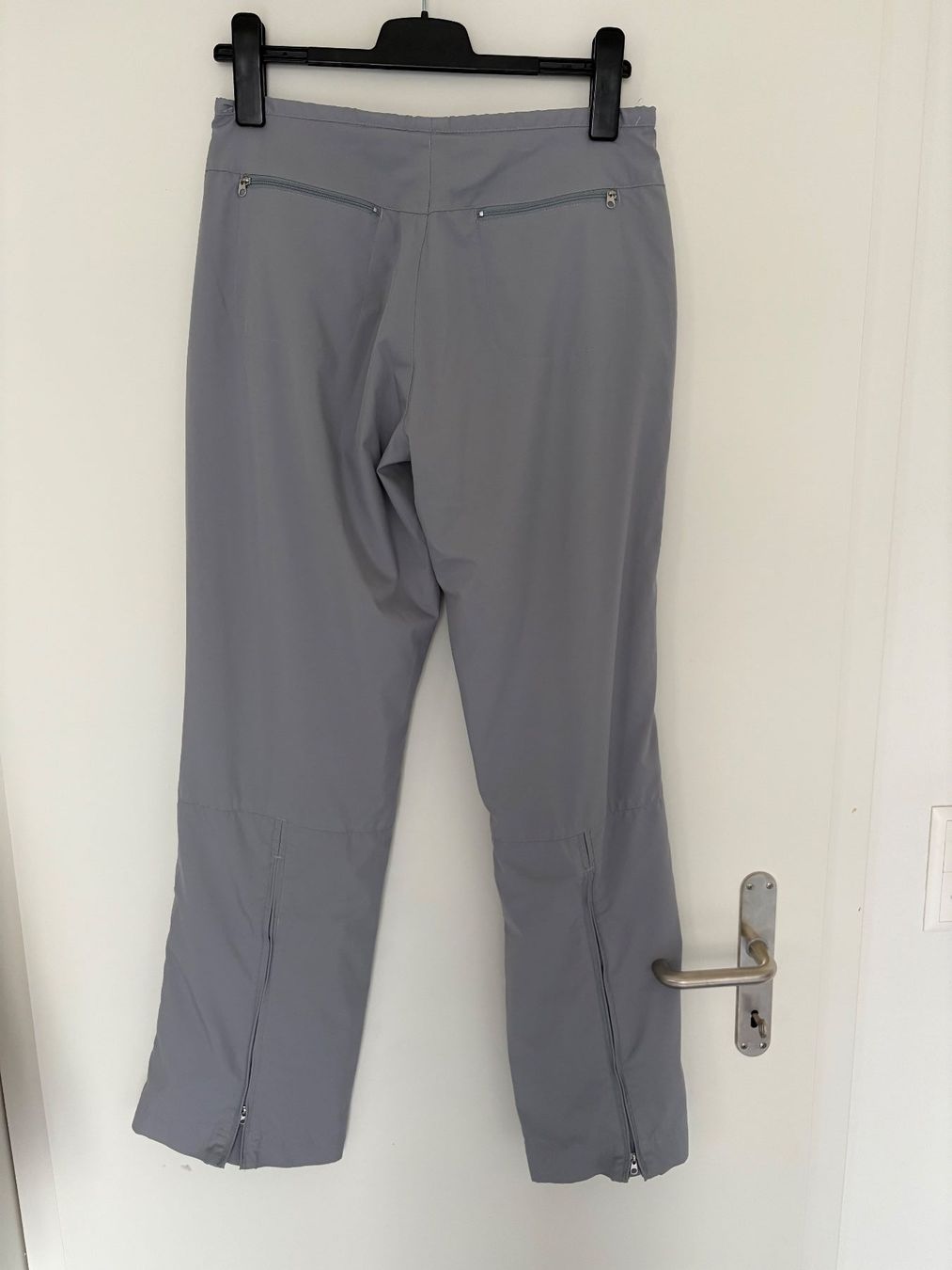 Nike Pantalons: NIKE track pants y2k Size M vintage – D'occasion à Muzzano par Sidney_3 1