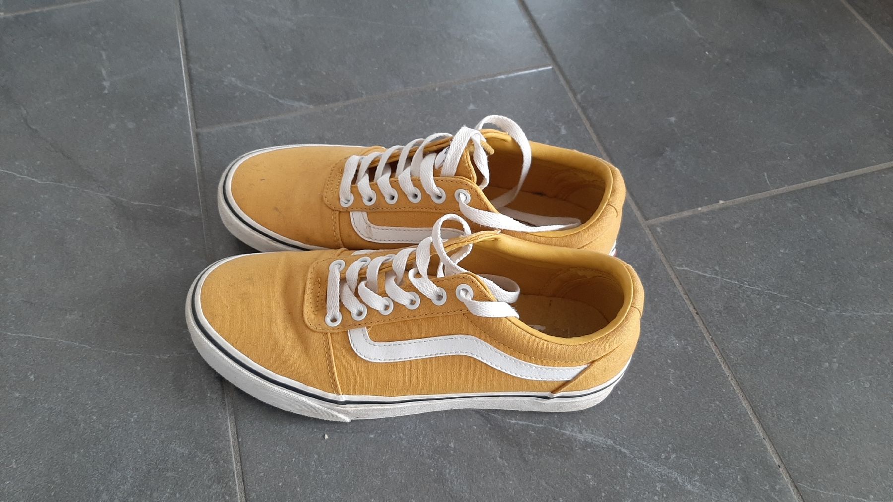 Vans Chaussures femmes: VANS Sneakers Grösse 40 – D'occasion à Dübendorf par Luuuusmeitli12
