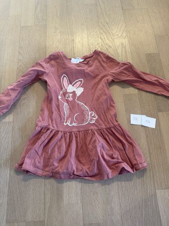 Süsses Kinder Kleid Grösse 98/104 mit Hasen Motiv🐰