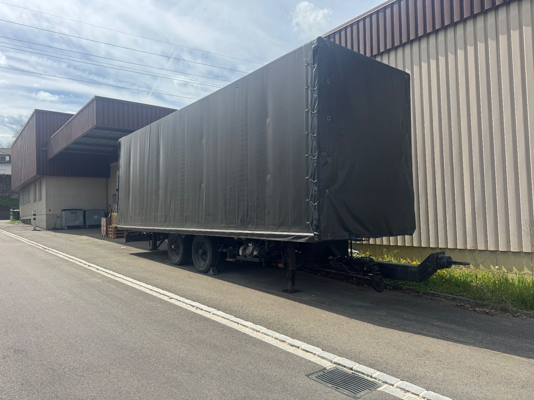 Sonstige Dekorationen & Accessoires: Mobile Bühne 9.5 x 6.5 m – Gebraucht aus Eiken von Skylight 8