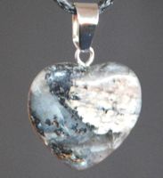 Halskette Z-081 – Herz – Larvikite – 2 x2 cm