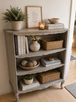 Vintage-Regal im Shabby-Chic-Stil 