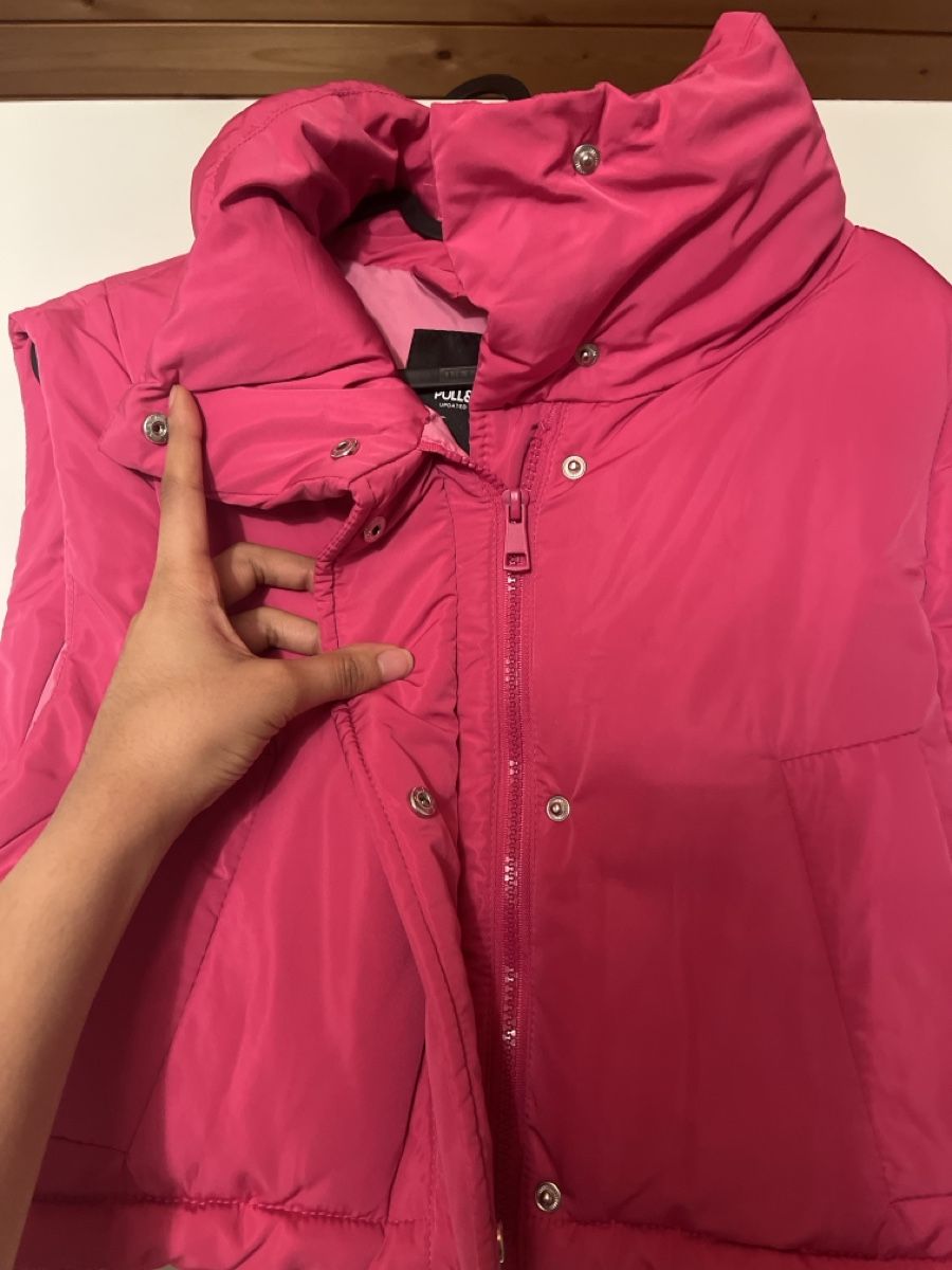 Pull&Bear Sonstige Mädchenkleider: Pinke Weste von Pull&Bear – Neu (gemäss Beschreibung) aus Bolligen von has_9cx9 2