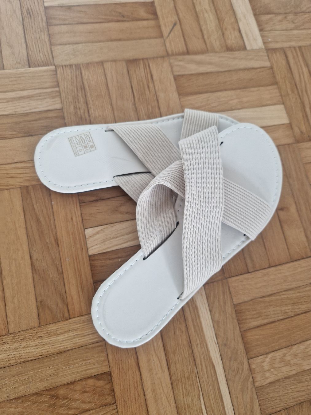 Shein Scarpe da donna: Beige Sandalen EU35 – Nuovo (secondo la descrizione) da Frauenfeld venduto da Kimbeli 2