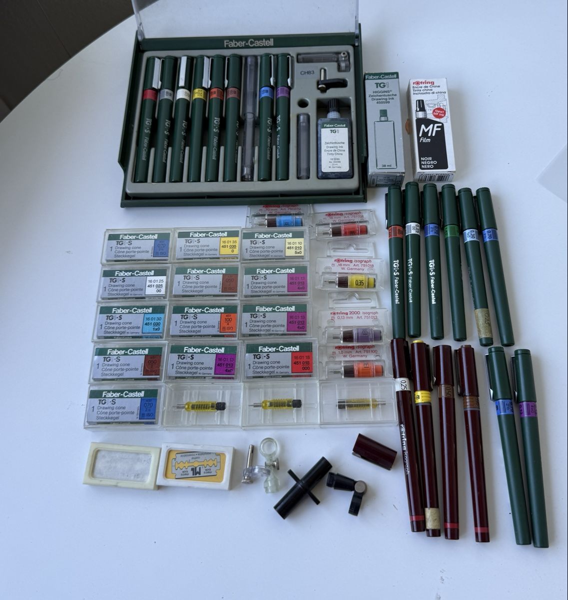 Faber-Castell Stylos & Marker: Faber Castell und Rotring Tusche Stifte – D'occasion à Zürich par Geniuss