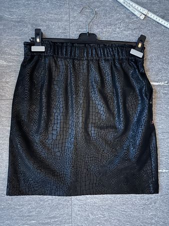 Neuer Street  One Minirock,Lederoptik, Schwarz, Gr. 36 top!