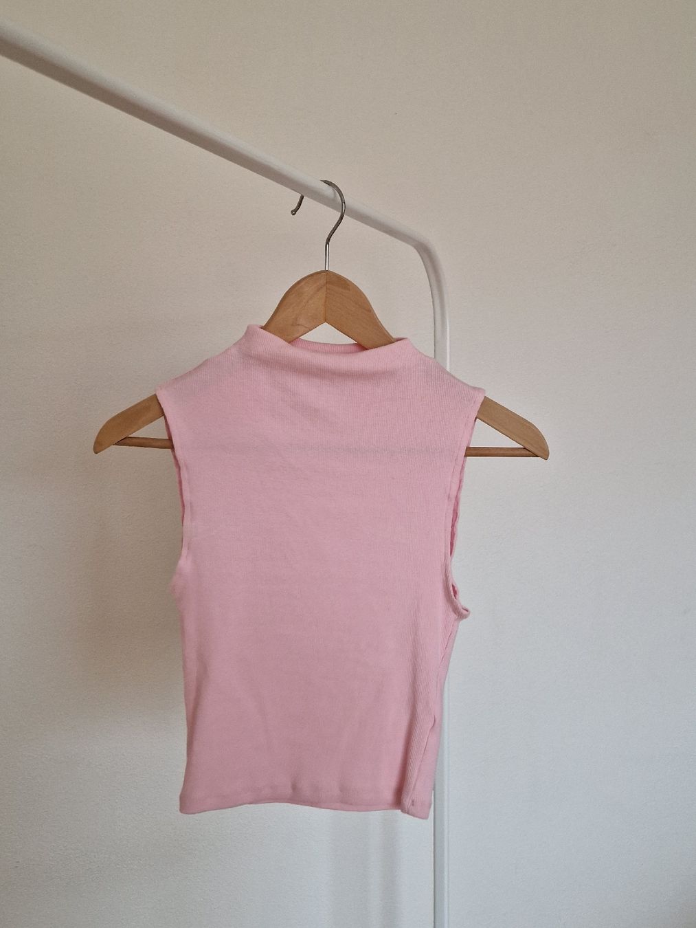 Stradivarius Top: Stradivarius Mockneck Top, Rosa – Nuovo (secondo la descrizione) da Samstagern venduto da DatJulie