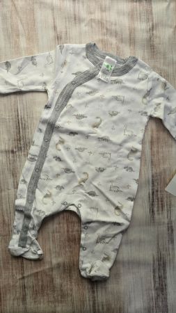 Baby-Schlafstrampler „Dino-Welt“ (1-3 Monate)