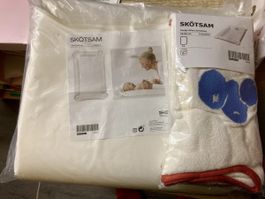 Matelas à langer Skötsam IKEA, et housse neufs