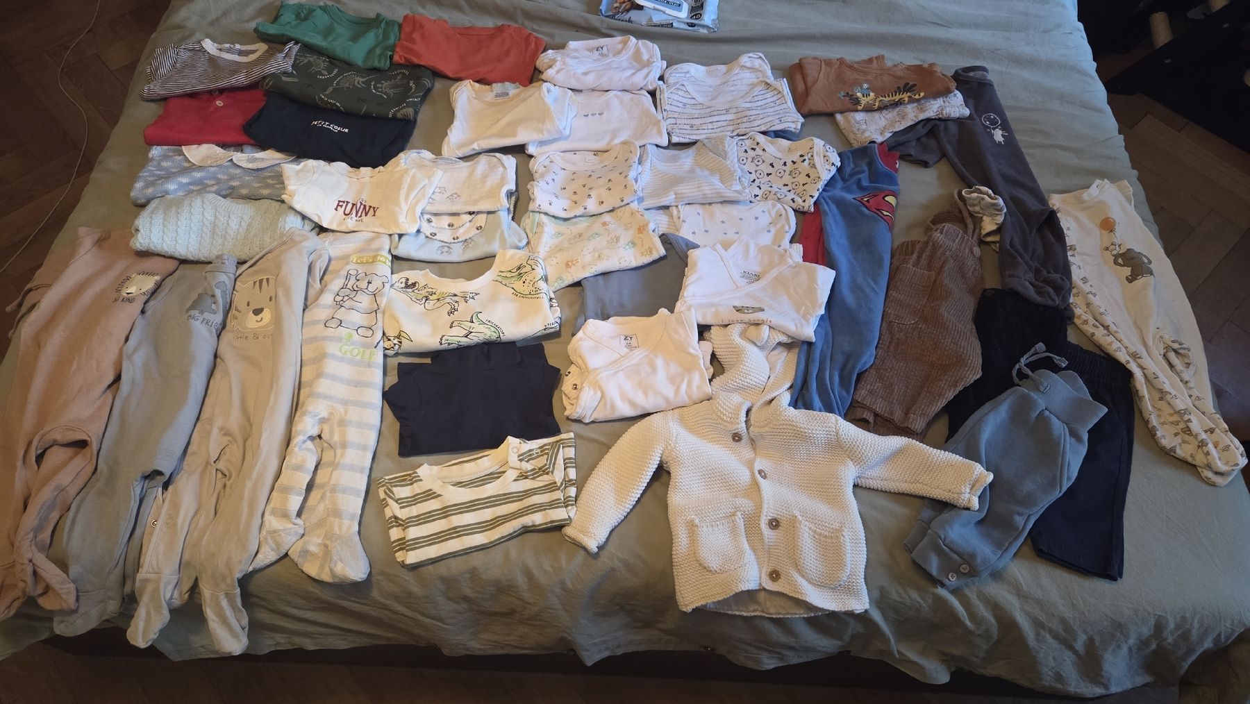 Lotti di vestiti: lot bébé 3 mois  – Usato da Lausanne venduto da ver_05_22