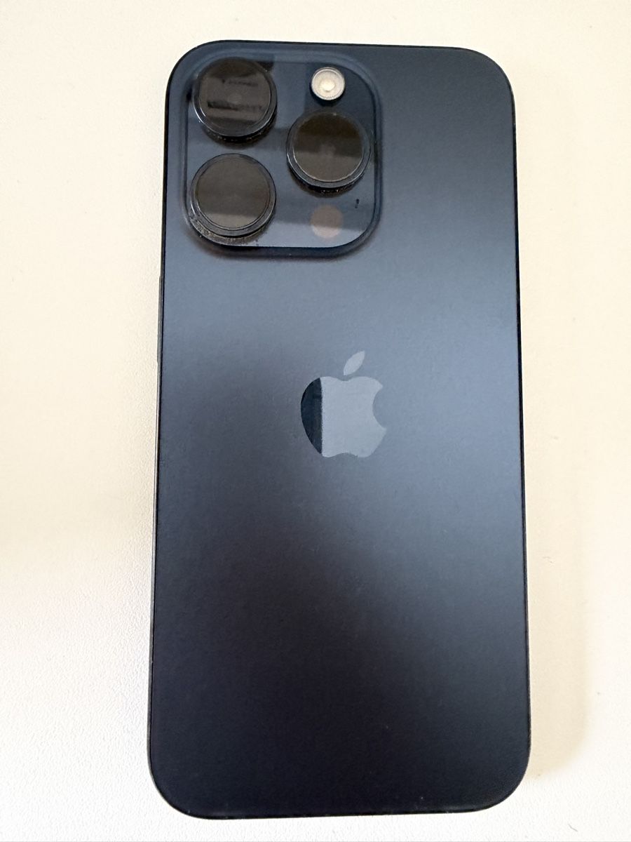 Apple Handys / Smartphones: iPhone 15 Pro defekt – Defekt aus Zürich von zrh1 1