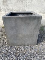 gebrauchter, grosser Blumentopf 