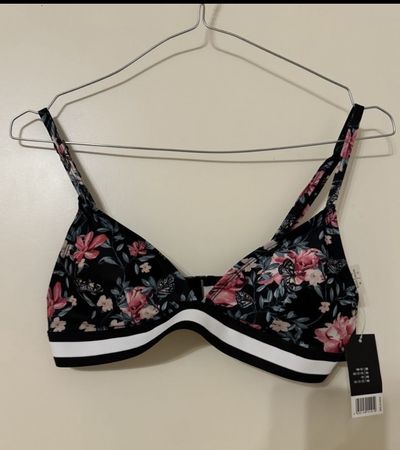 Bikini Oberteil Blumenmuster Grösse M neu mit Etikett