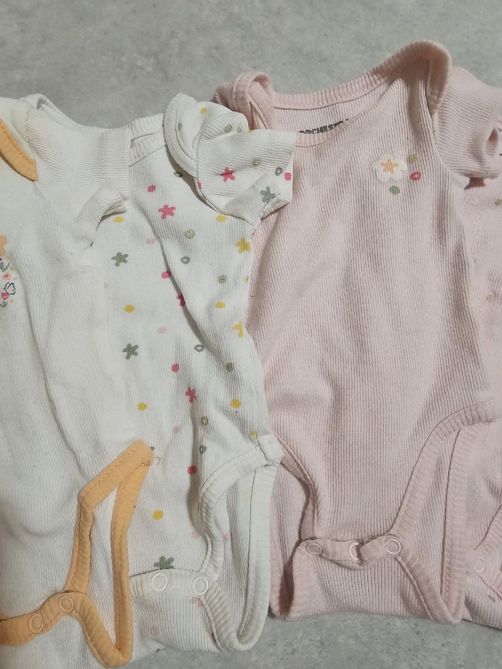 Lotti & Set di vestiti: Lot de bodies tailles 54 – Usato da Sornetan venduto da T.a333 2