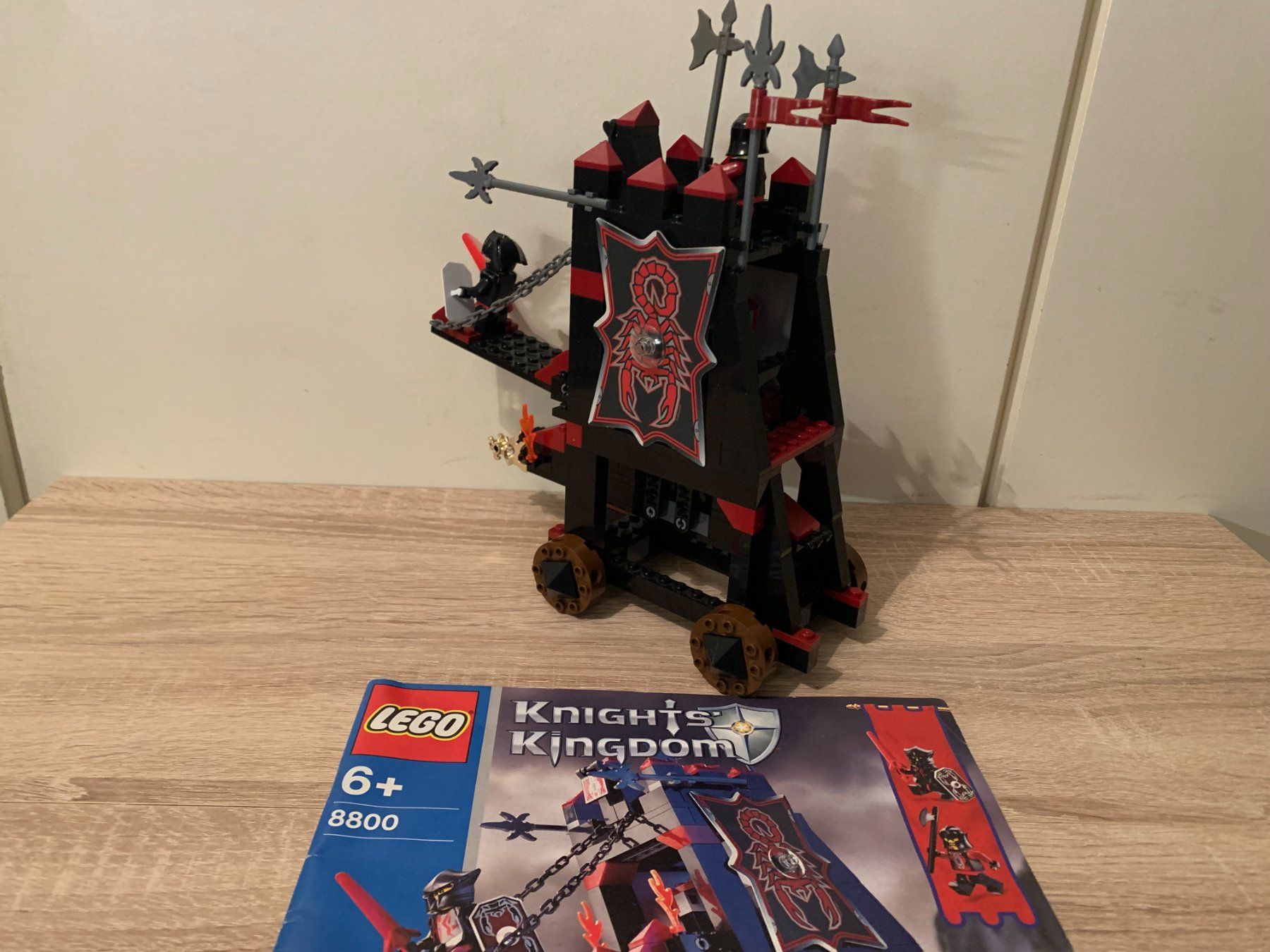 Lego Kit di costruzioni: LEGO Ritter 8800 Vladek's Siege Engine – Usato da Basel venduto da Don-Angel 1