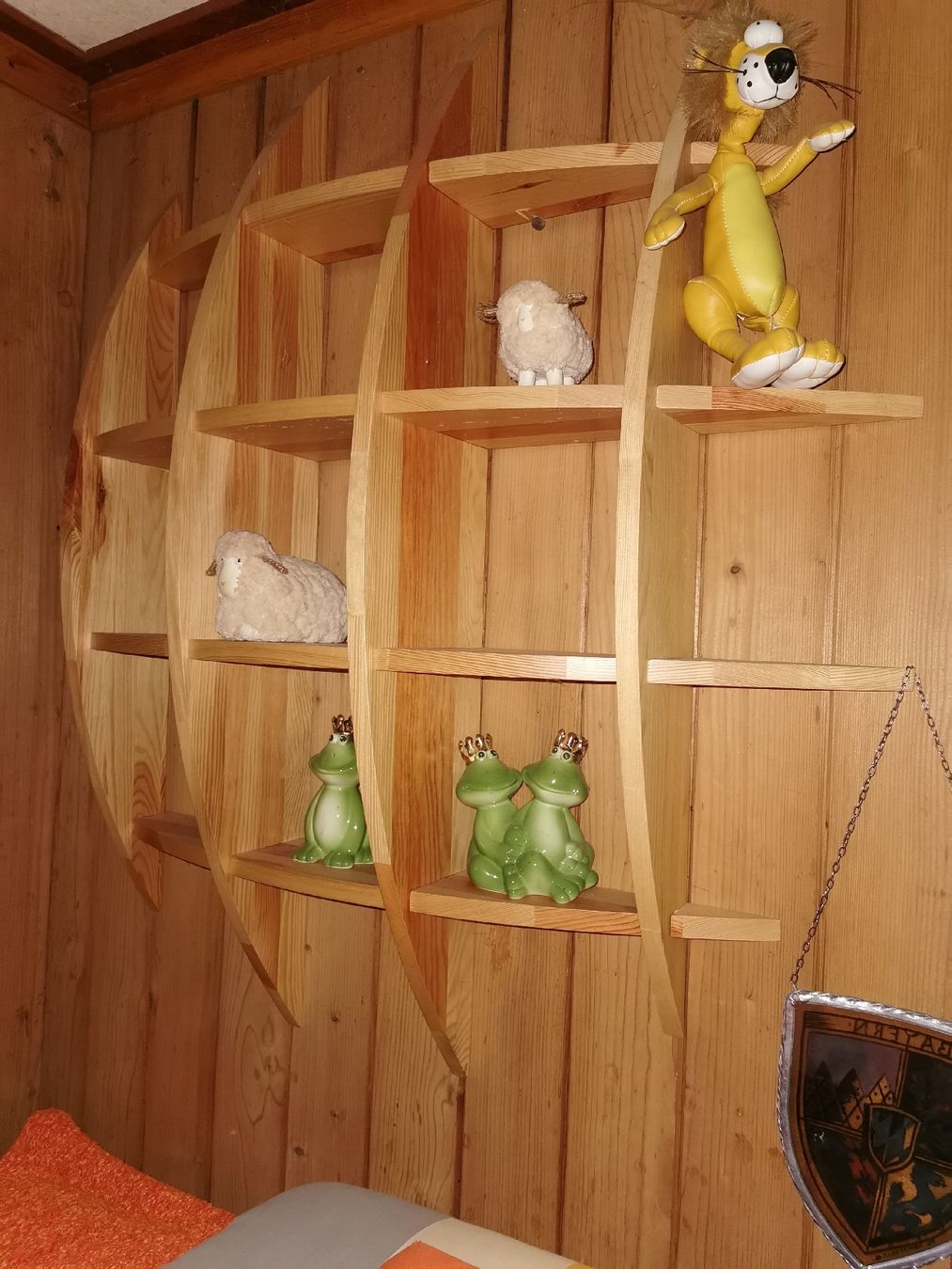 Regale: 2 Holzregale, rund, steckbar – Gebraucht aus Wettingen von Biitel 3