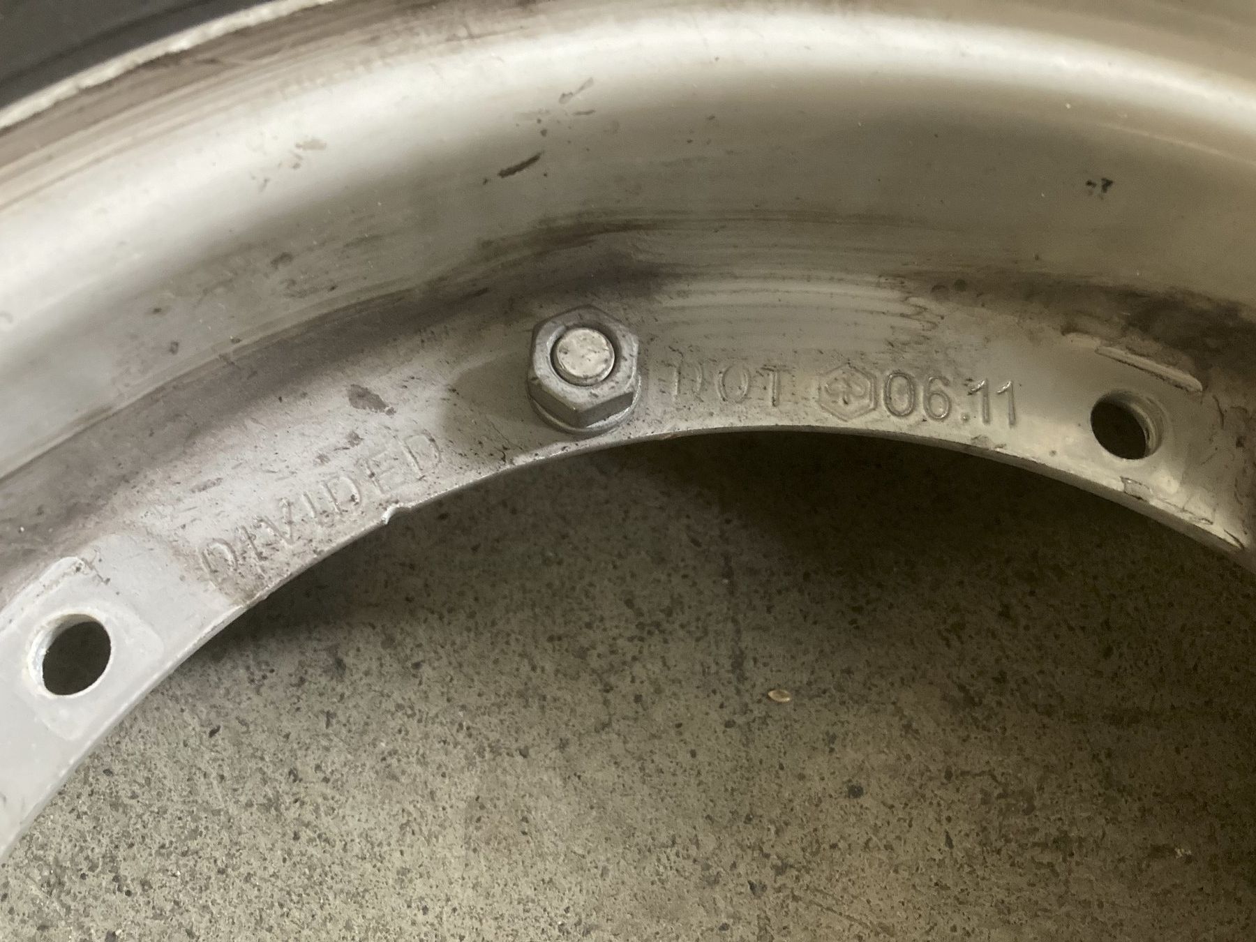 Vespa Pneumatici & Ruote complete: Räder Vespa – Usato da Aarau venduto da Atlantis7 3