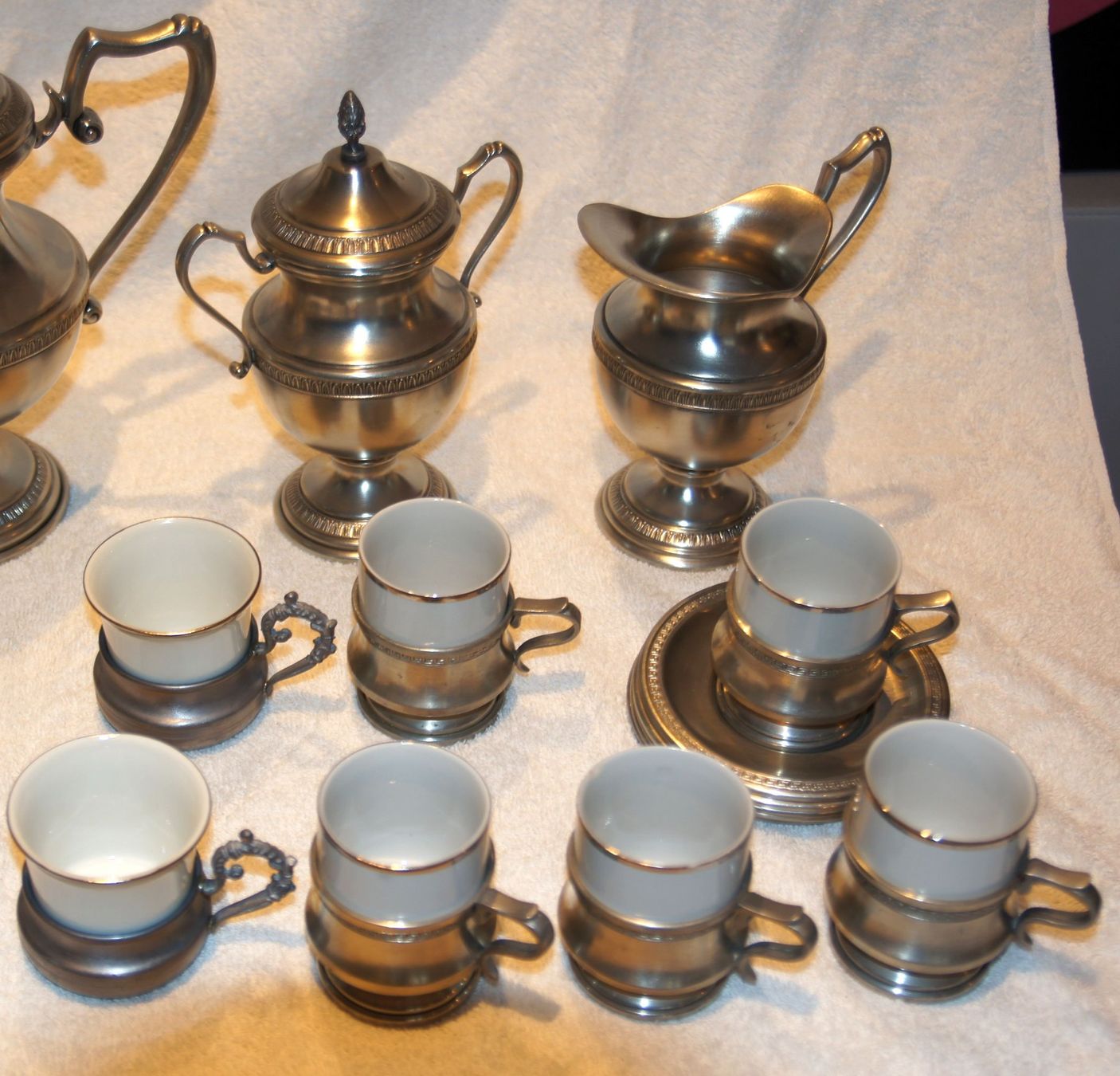 Geschirrsets: Kaffee und Tee Service 95% Zinn NEUER PREIS – Neu (gemäss Beschreibung) aus Biberist von Peter1948 2