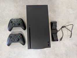 Xbox Series X (inkl. zwei Controller & Hori Dual Charging)
