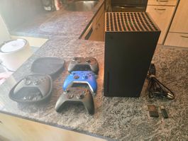 XBOX SERIES X + 2 TB Speicher ,17 Games + 4 Controller !