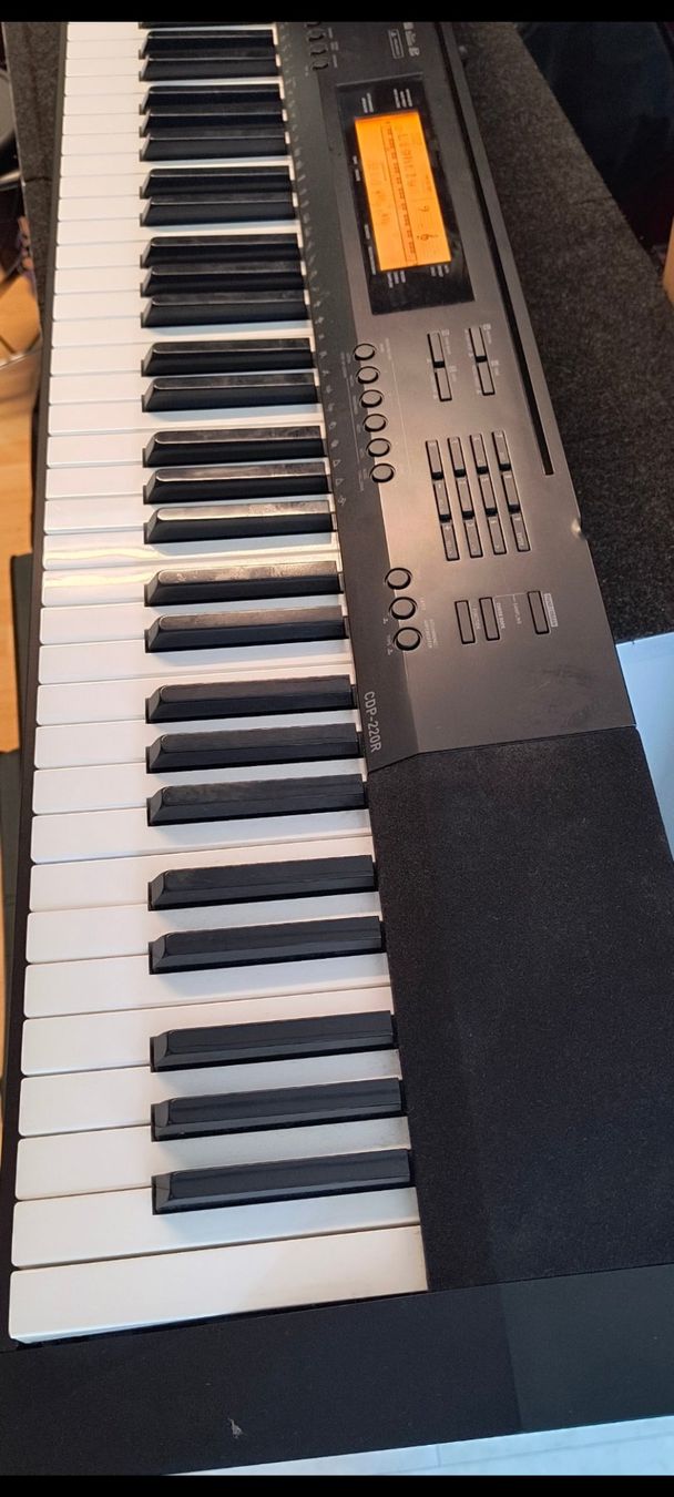 Casio Instruments de musique: Digitalpiano Casio CDP 220 RBK – D'occasion à Unterägeri par Trumpets5 3