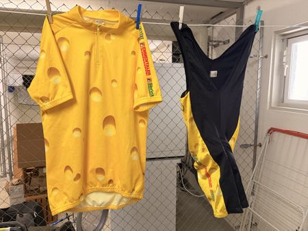 Radtrikot L und Radhose M Emmentaler Käse Design