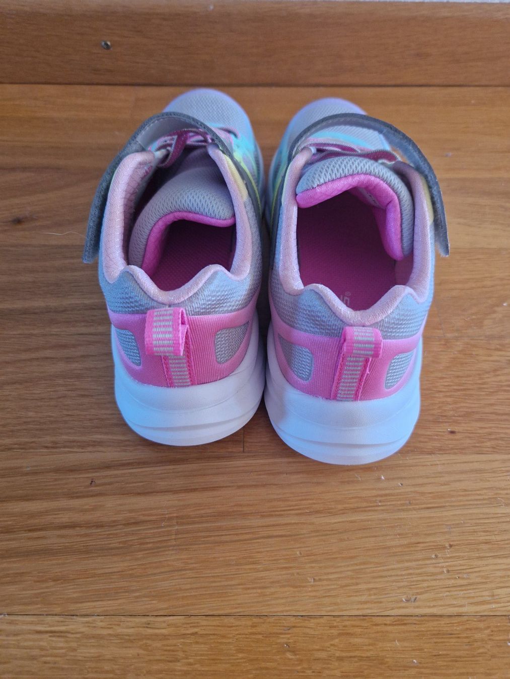 Skechers Chaussures filles: Neu Mädchen Skechers Gr.35 Regenbogenfarben – Neuf (Voir description) à Buchs Sg par Valedi 5