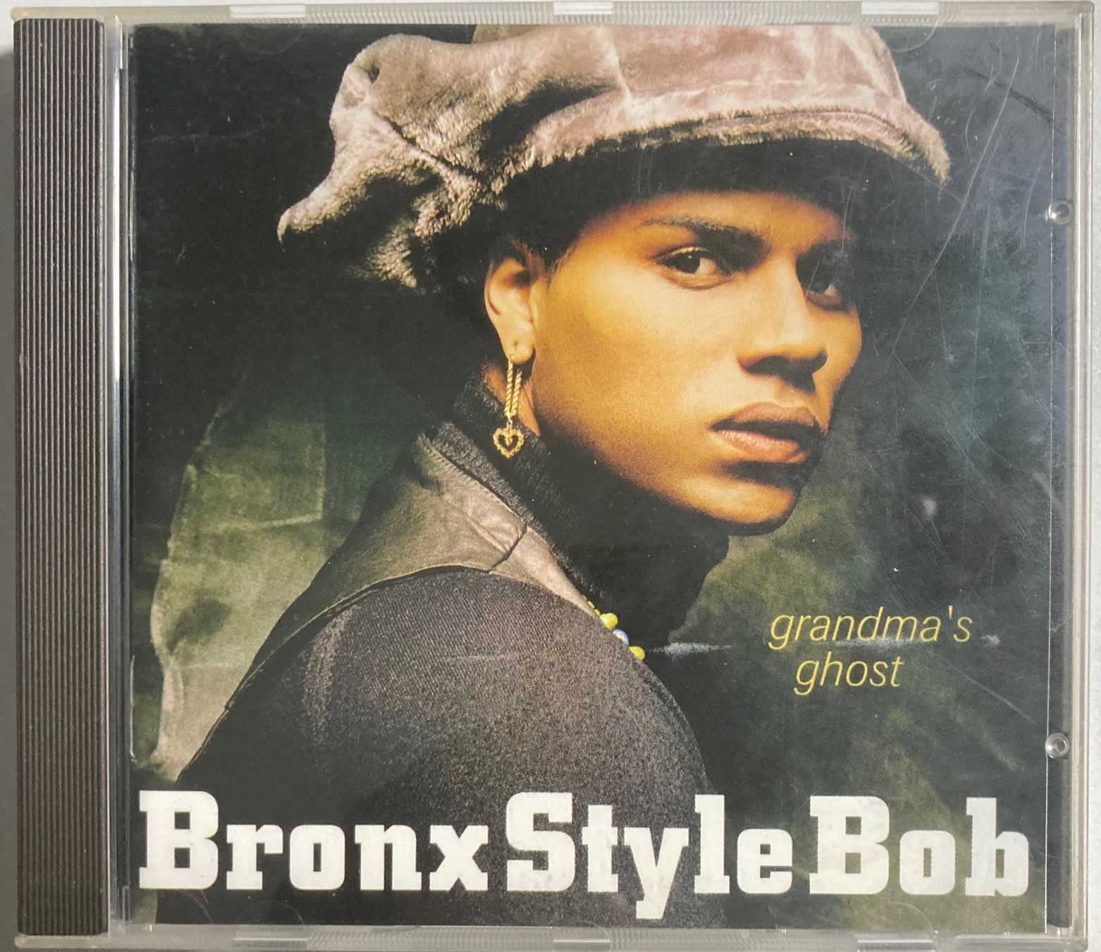 CD: BRONX STYLE BOB - GRANDMA'S GHOST – Usato da Poliez-Pittet venduto da Newtown-Records