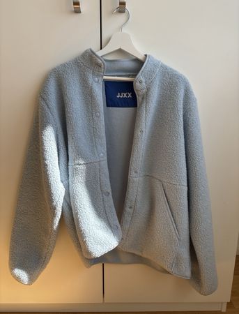 Hellblaue Teddy-Fleecejacke