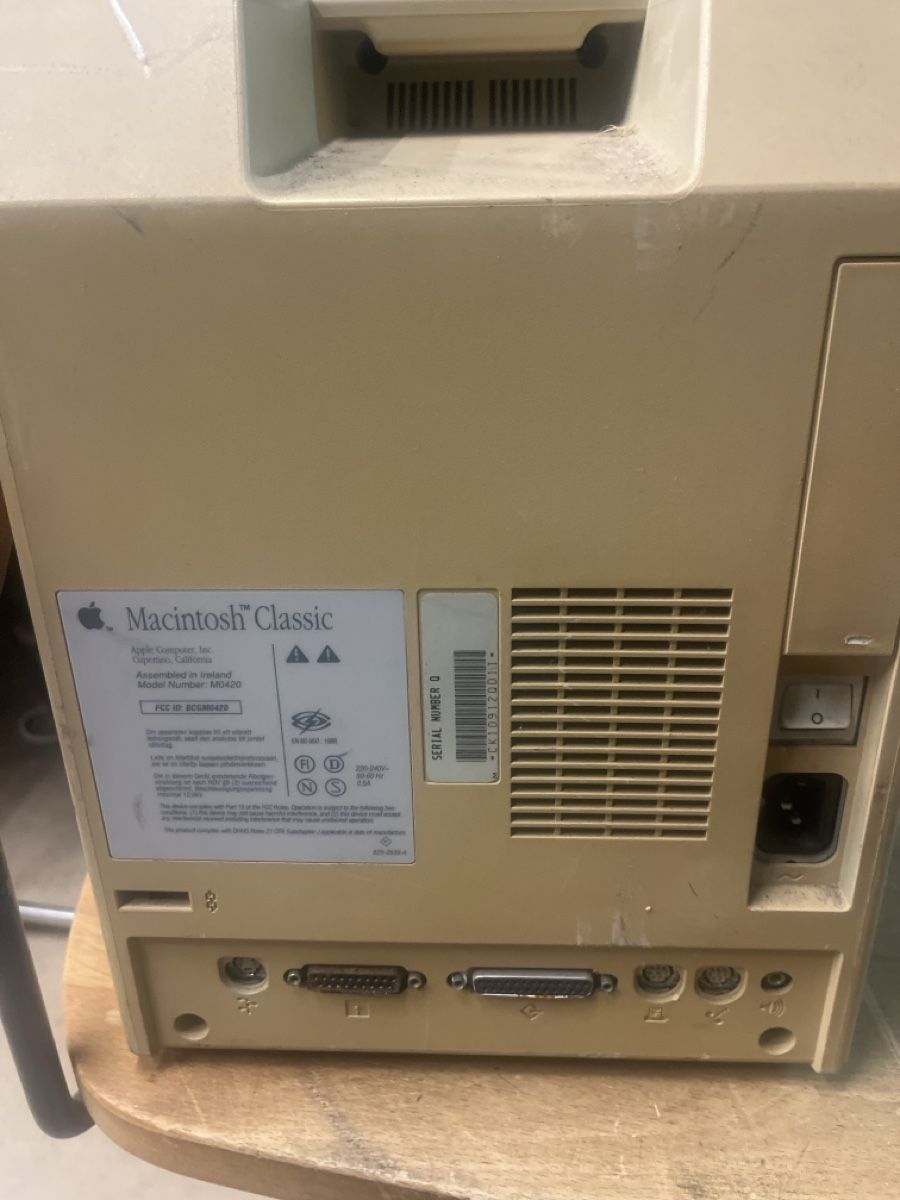 Apple PCs:  Macintosh Classic modèle M0420  – Defekt aus Onnens FR von Daniel333 1