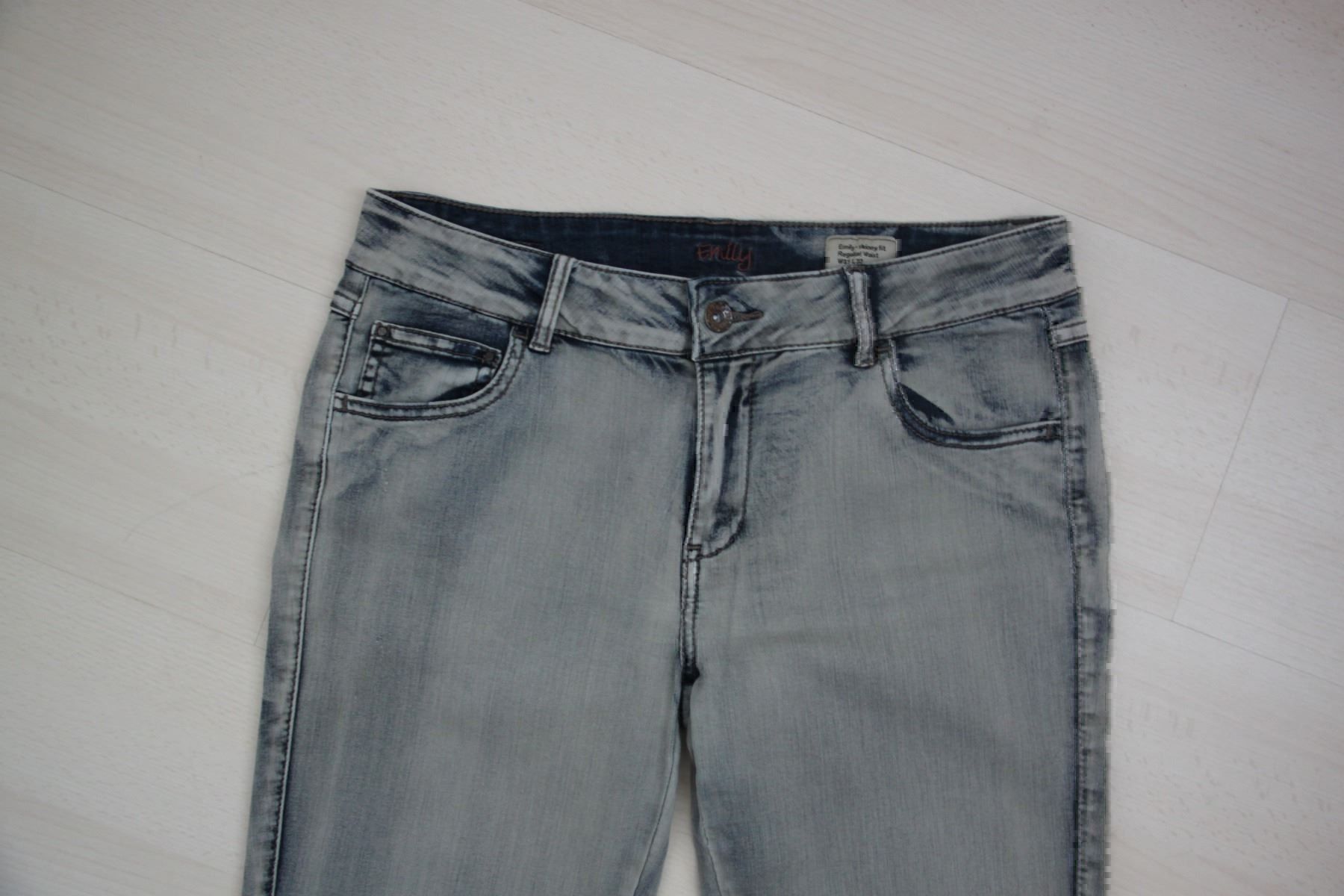 Jeans: Jeans Emily Gr. 31 / 32 – Gebraucht aus Walterswil SO von Jerry_maus
