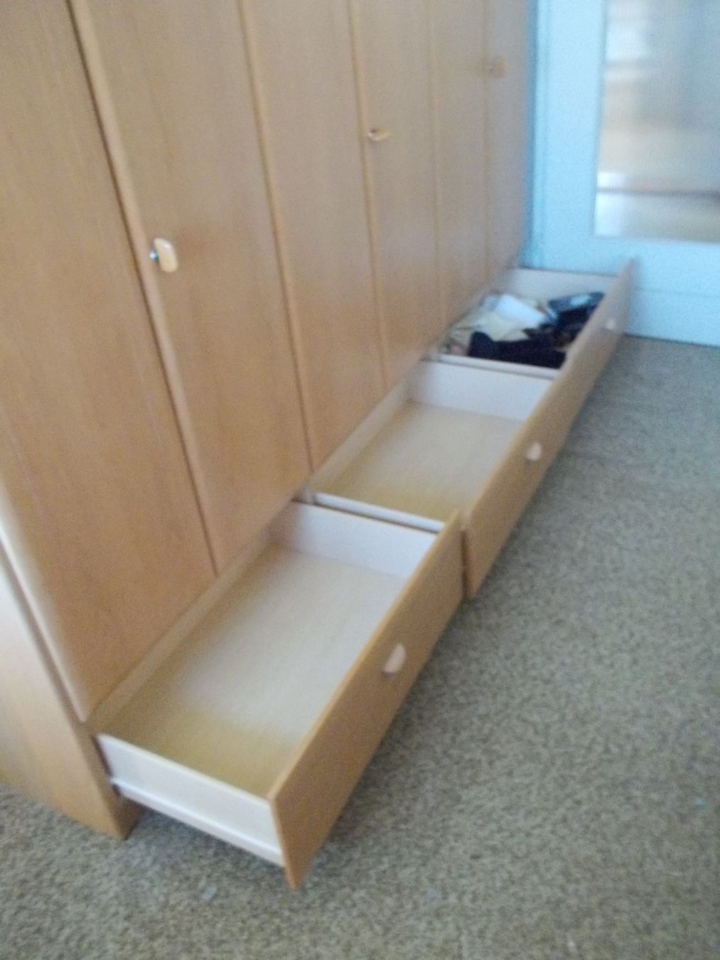 Schränke: 6-Türiger Schrank ohne Kleider – Gebraucht aus Weinfelden von Simalaia 5