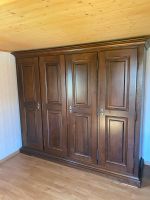 Holzschrank 4-türig und 2 Nachttische