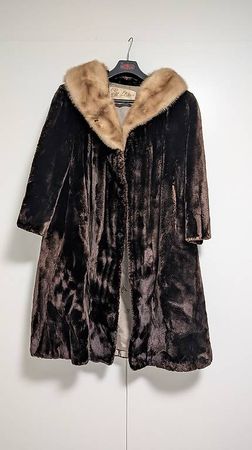 Seltener Vintage-Pelzmantel J.M. Holstein (Newark, N.J.)